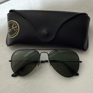 Ray-Ban Black Aviator Sunglasses with Case